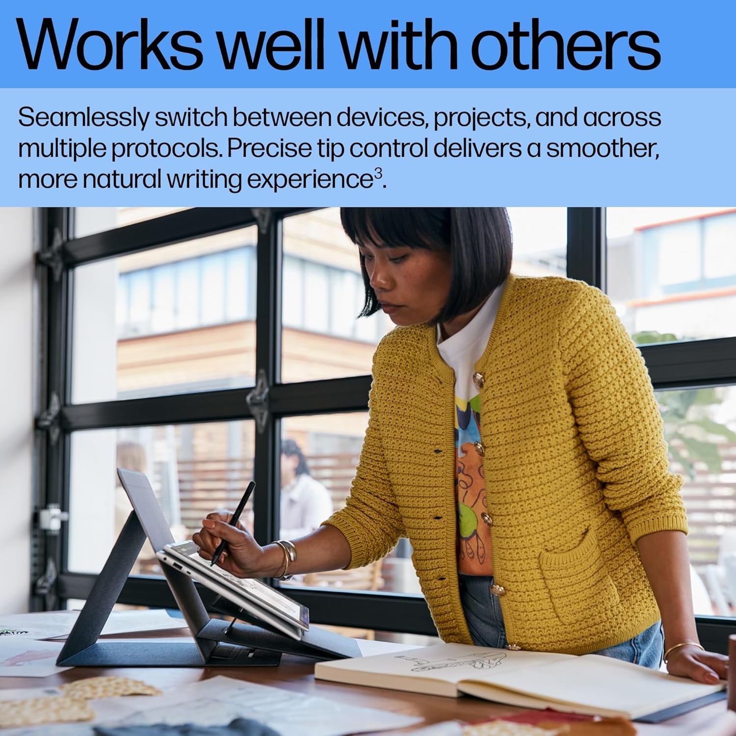 HP 700 Multi Pen two programmable shortcut buttons close-up