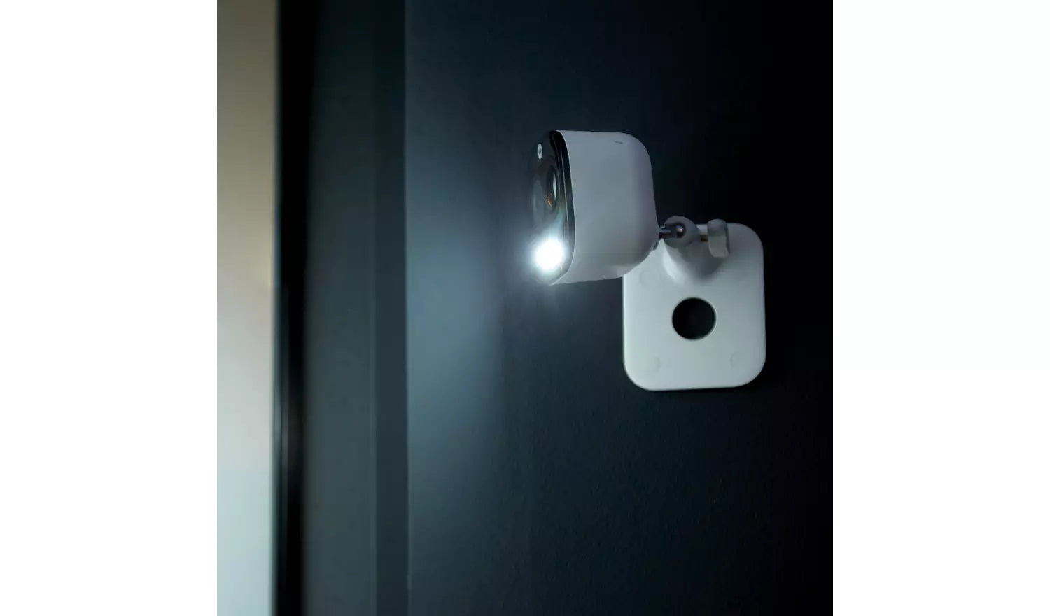 Yale All-in-One outdoor camera infrared night vision footage at 10 metres